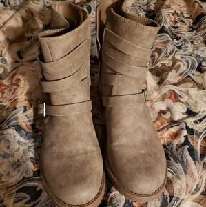 Guess boots